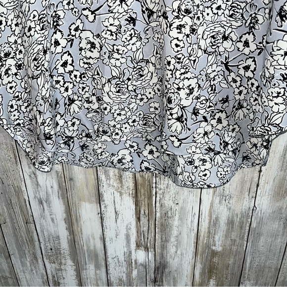 Loft Blue Floral Pocket Sleeveless Blouse - Picture 3 of 5